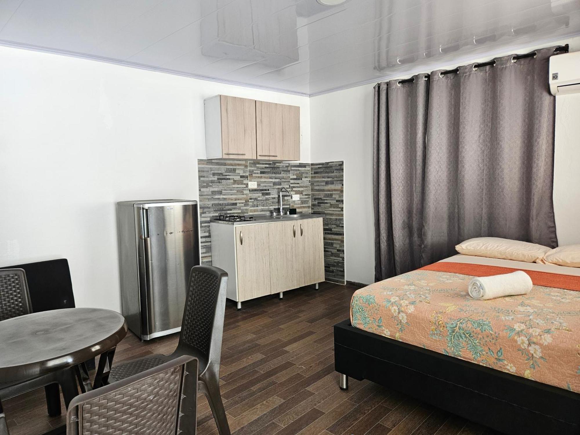 Caribbean Island Hotel Piso 2 Сан-Андрес Экстерьер фото